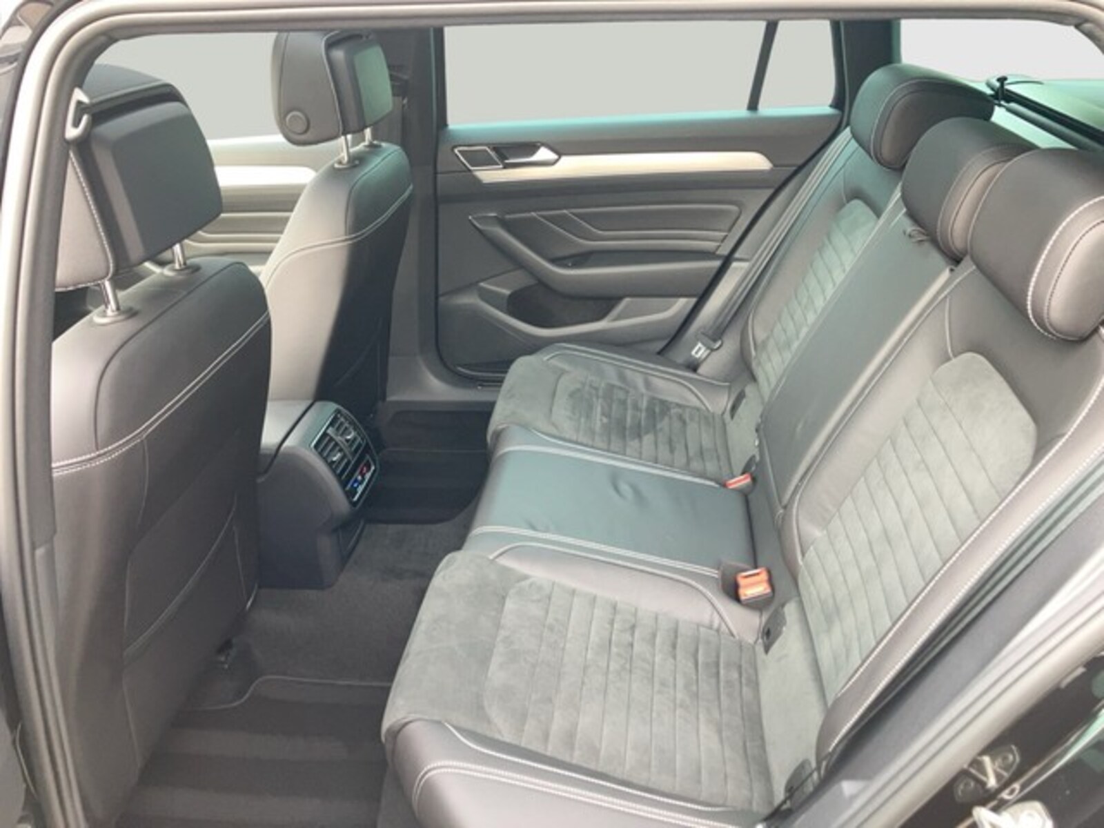 Volkswagen Passat Variant – Bild 11