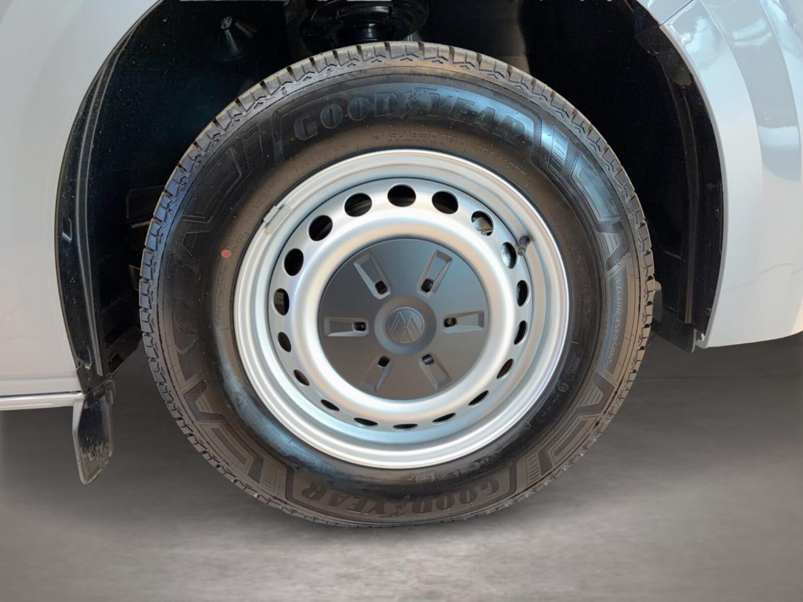 Volkswagen Transporter Kasten langer Radstand – Bild 6