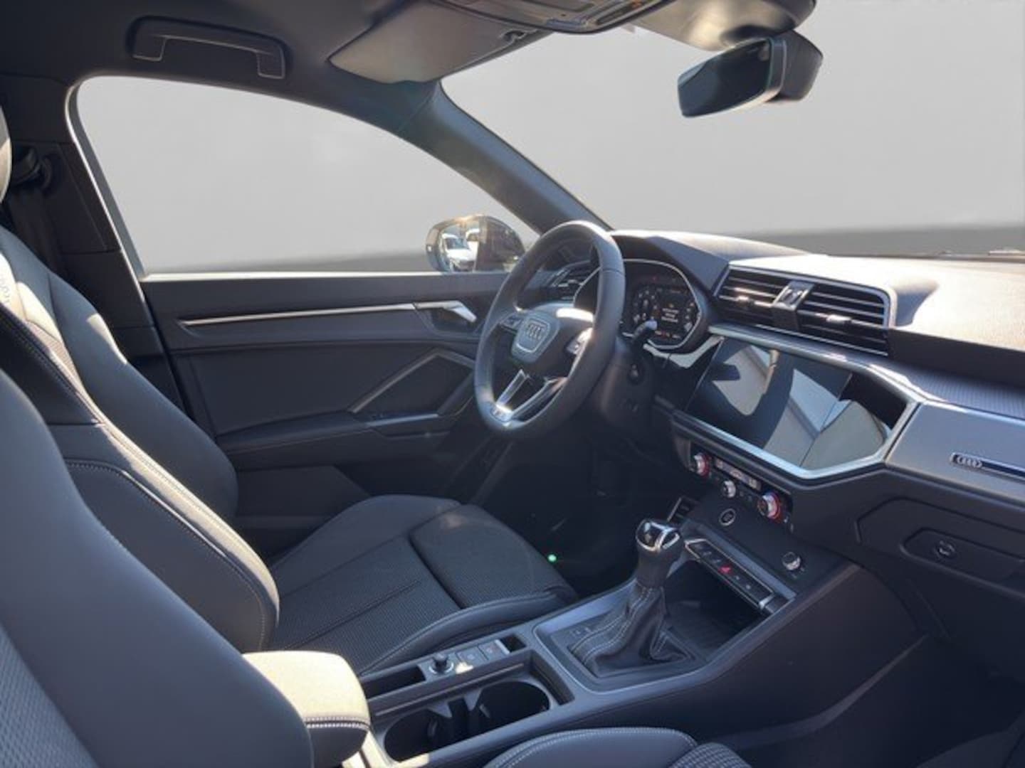 Bild über Audi Q3 Sportback TDI 110 kW S tronic - für weitere Informationen kontaktieren Sie den Audi Partner
