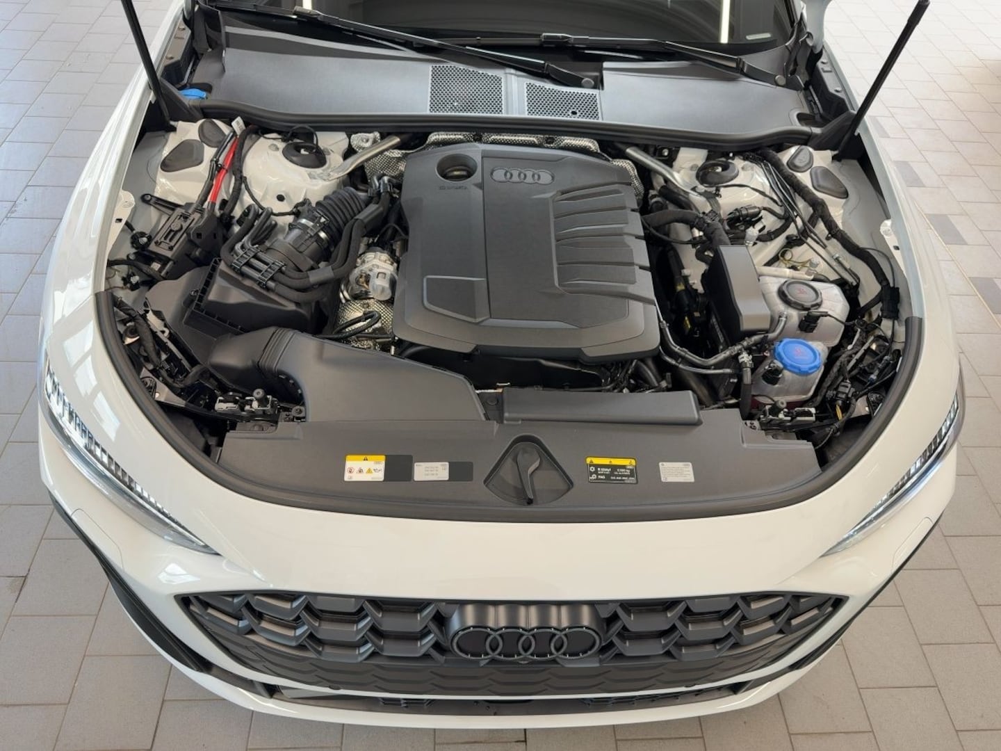Bild über Audi A5 Avant TDI quattro 150 kW S tronic - für weitere Informationen kontaktieren Sie den Audi Partner