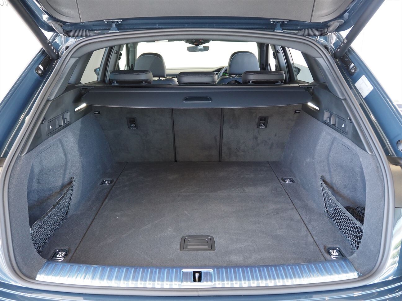 Image about Audi Q8 e-tron 55 e-tron S line