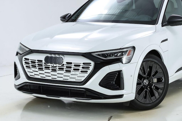 2024 Audi Q8 e-tron