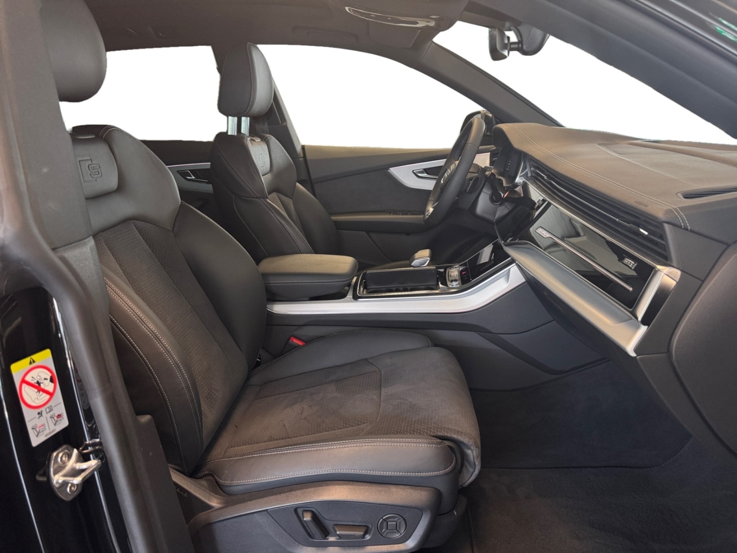 Bild über Audi Q8 SUV 50 TDI quattro tiptronic - für weitere Informationen kontaktieren Sie den Audi Partner