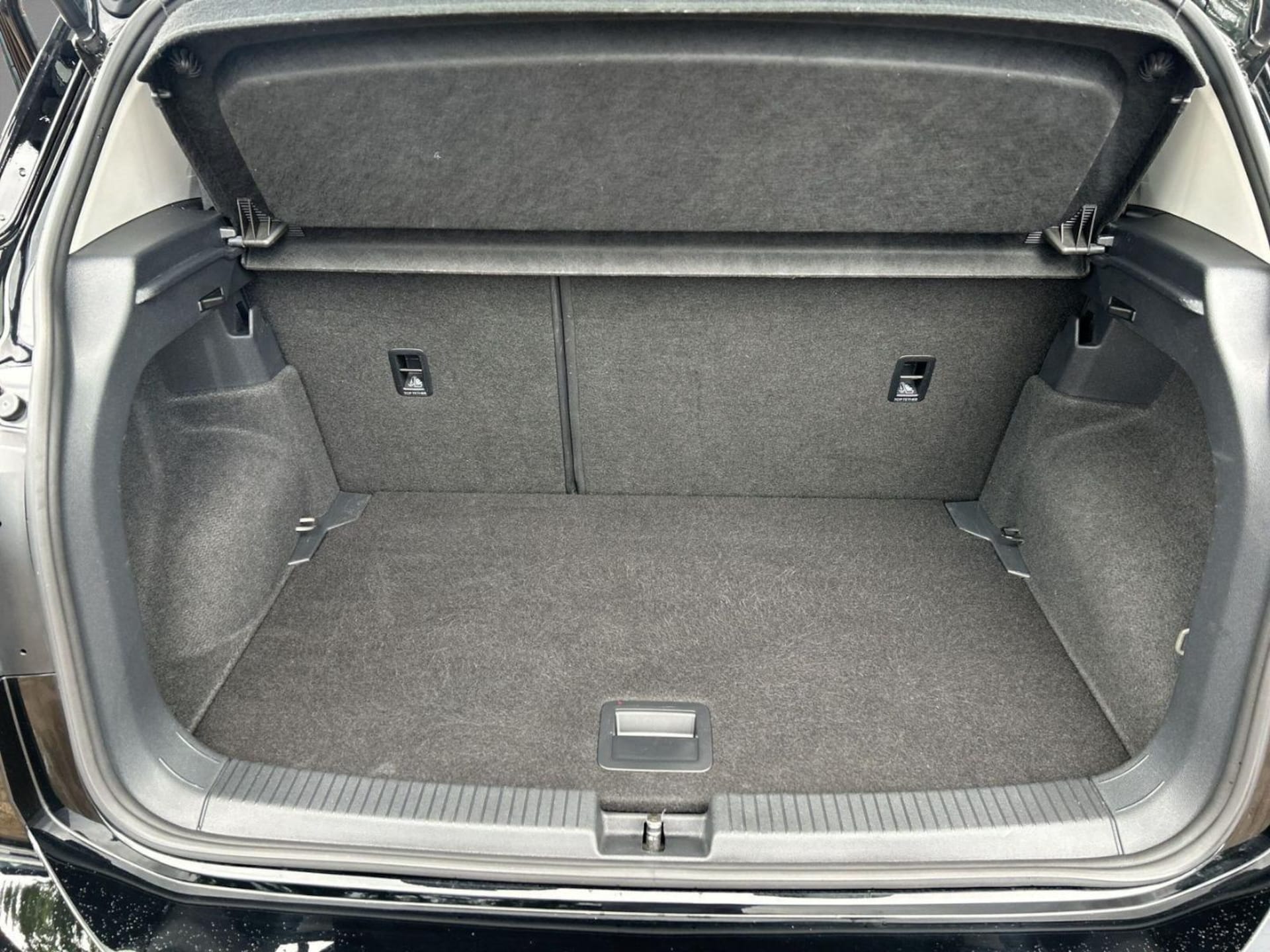 Volkswagen T-Cross United