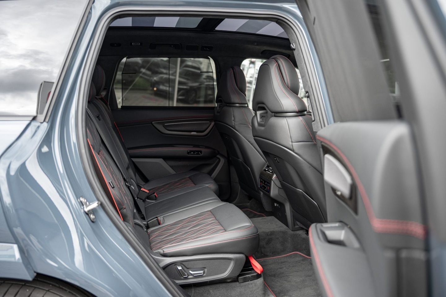 Bild über Audi Q7 SUV TDI quattro 220 kW tiptronic - für weitere Informationen kontaktieren Sie den Audi Partner