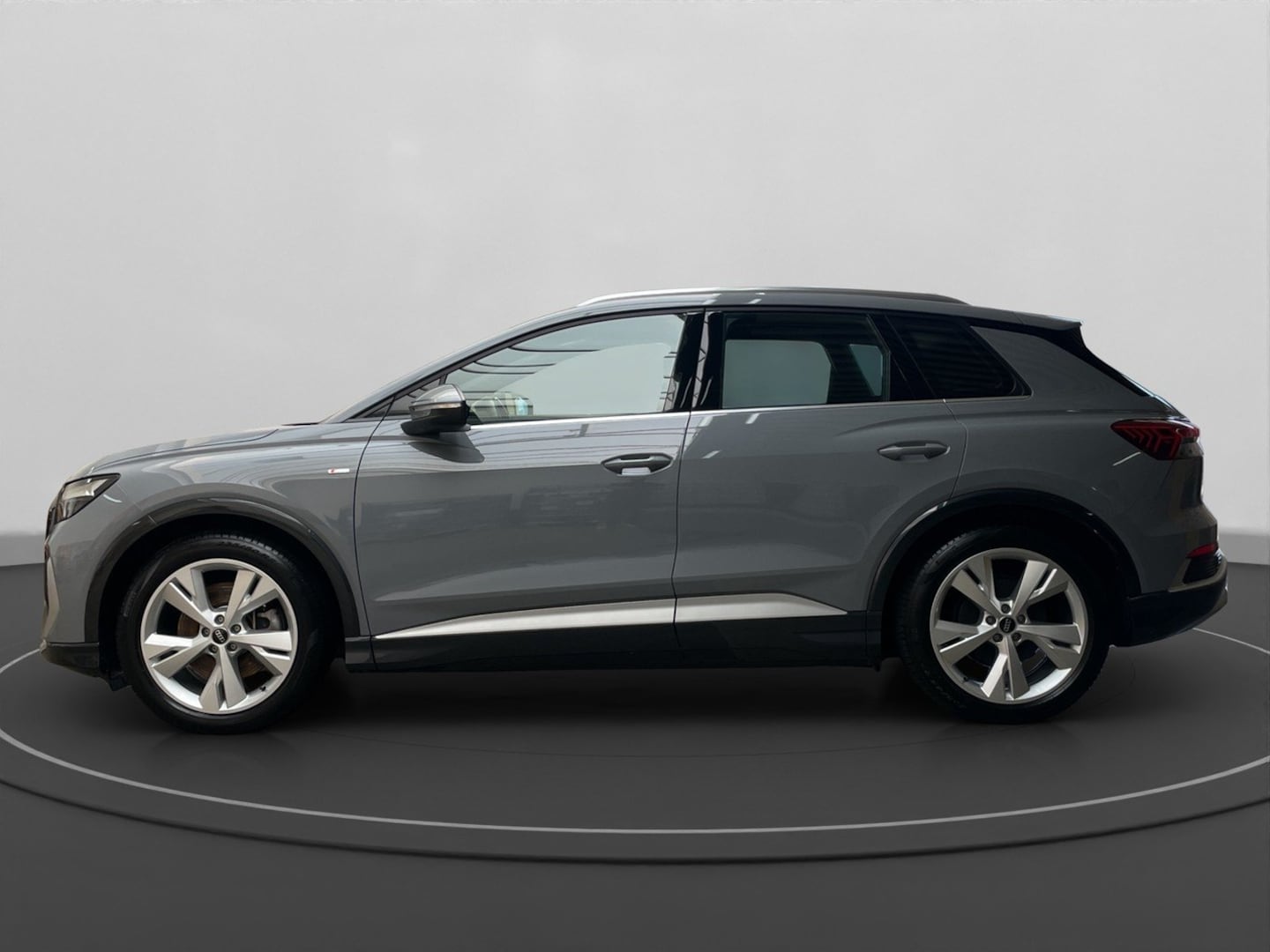 Bild über Audi Q4 e-tron 40 e-tron - für weitere Informationen kontaktieren Sie den Audi Partner