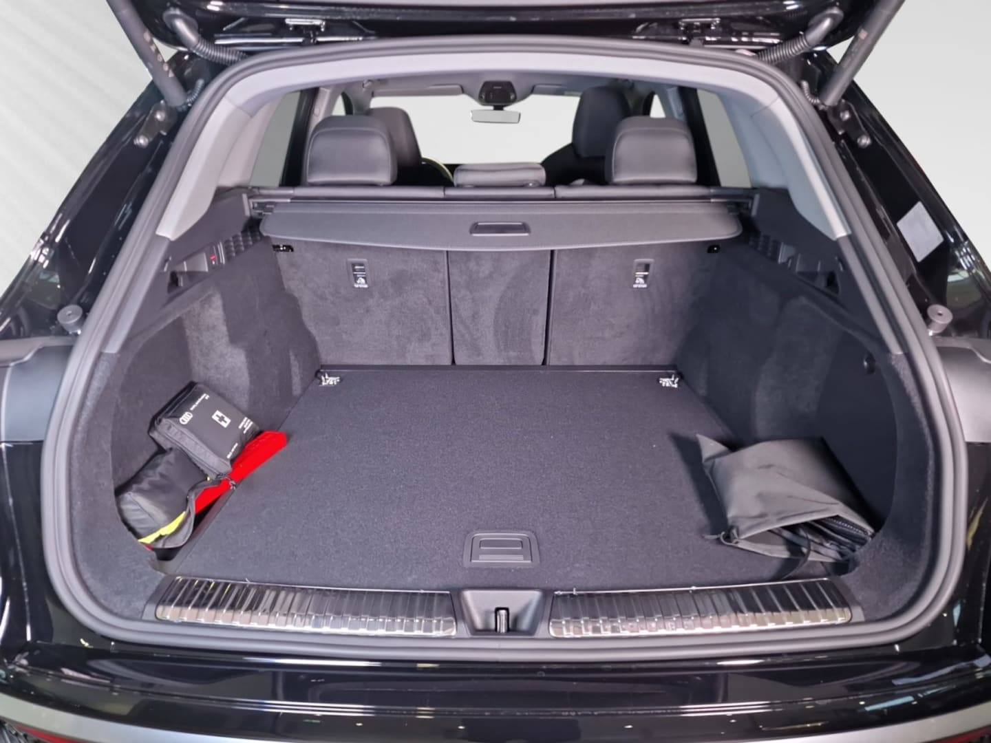 Bild über Audi Q5 SUV TDI quattro 150 kW S tronic - für weitere Informationen kontaktieren Sie den Audi Partner