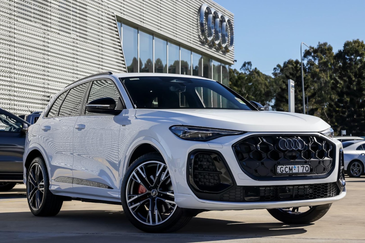 Image about Audi Q5 SUV e-hybrid quattro S tronic