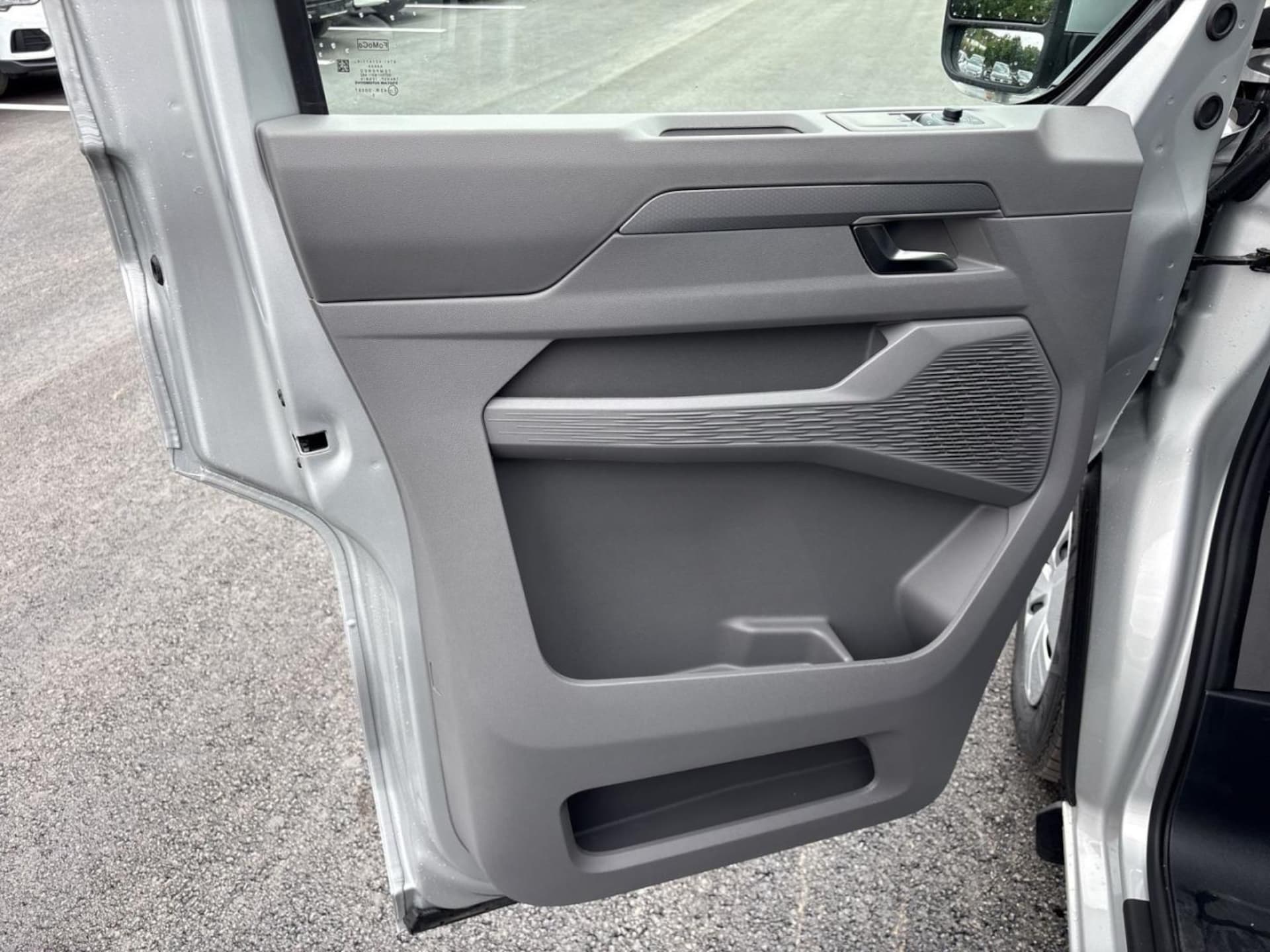 Volkswagen Transporter Kombi langer Radstand