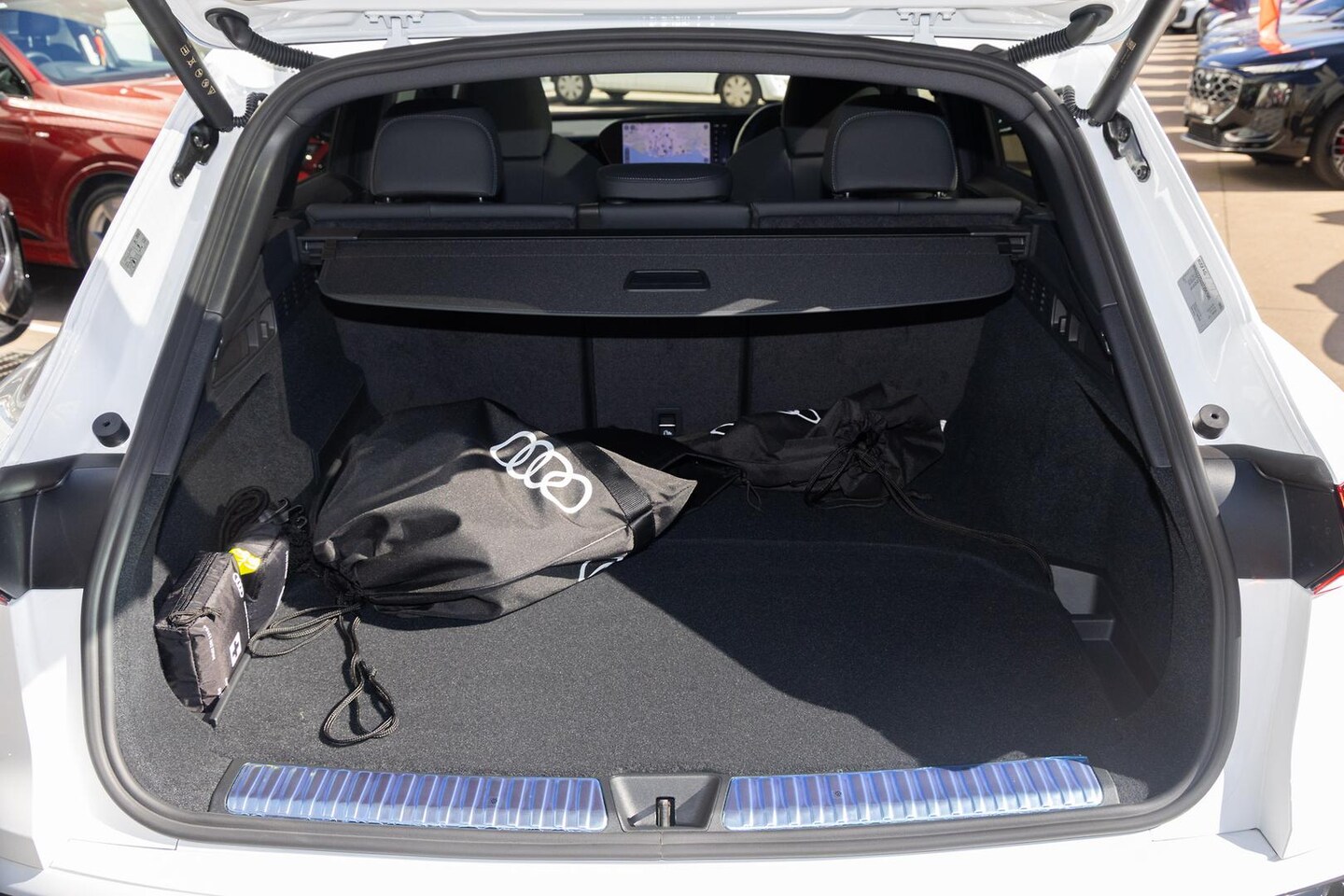 Image about Audi Q5 SUV e-hybrid quattro S tronic