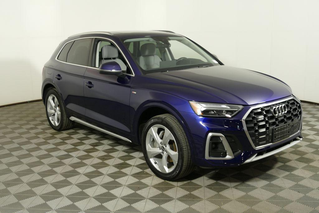 2023 Audi Q5 45 Premium Plus's photo