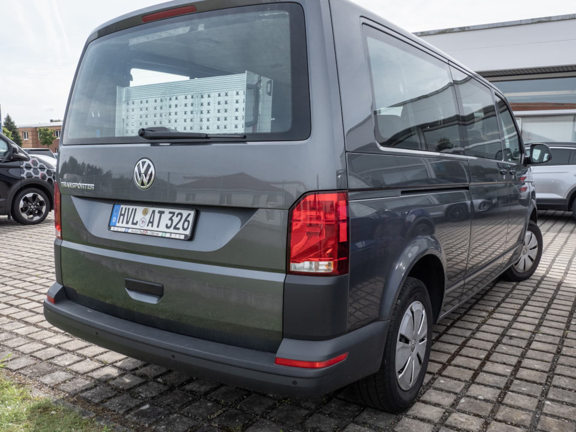 Volkswagen T6.1 Transporter Kombi langer Radstand