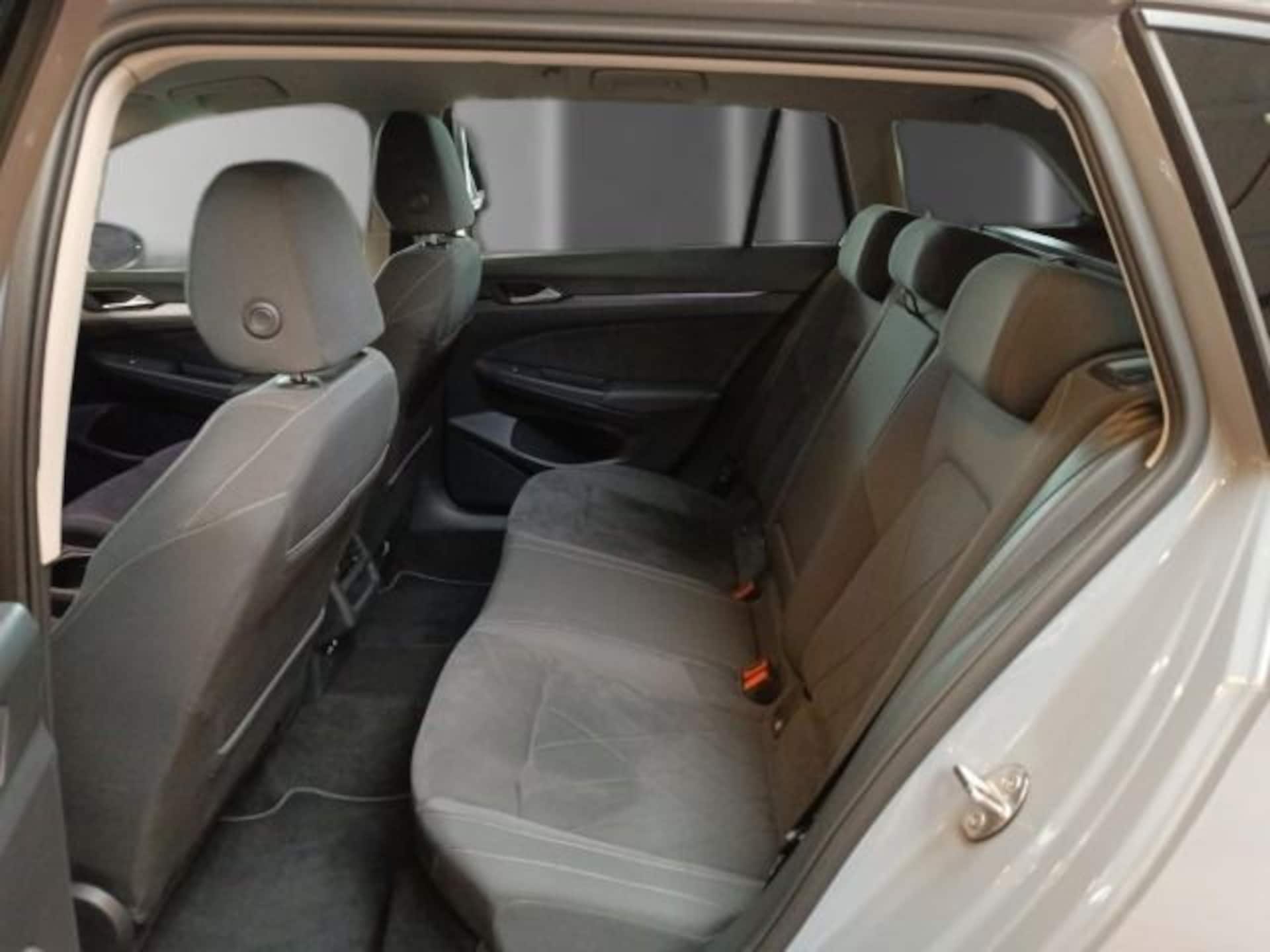 Volkswagen Golf Variant Life