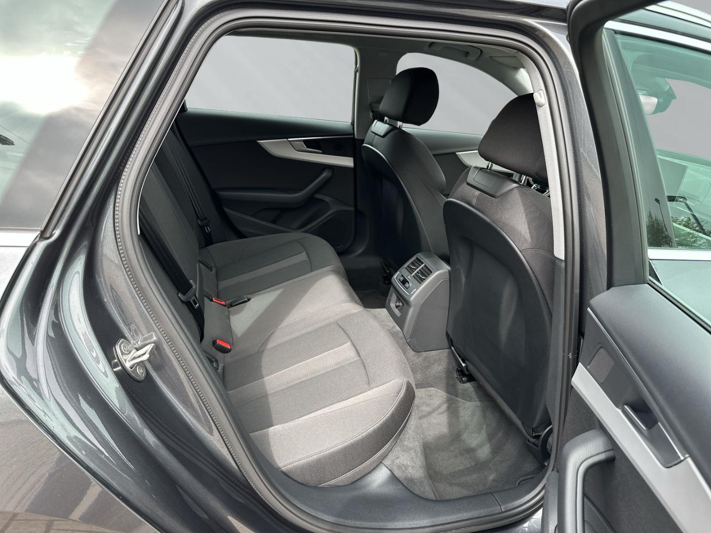 Image about Audi A4 Avant S line 40 TFSI S tronic