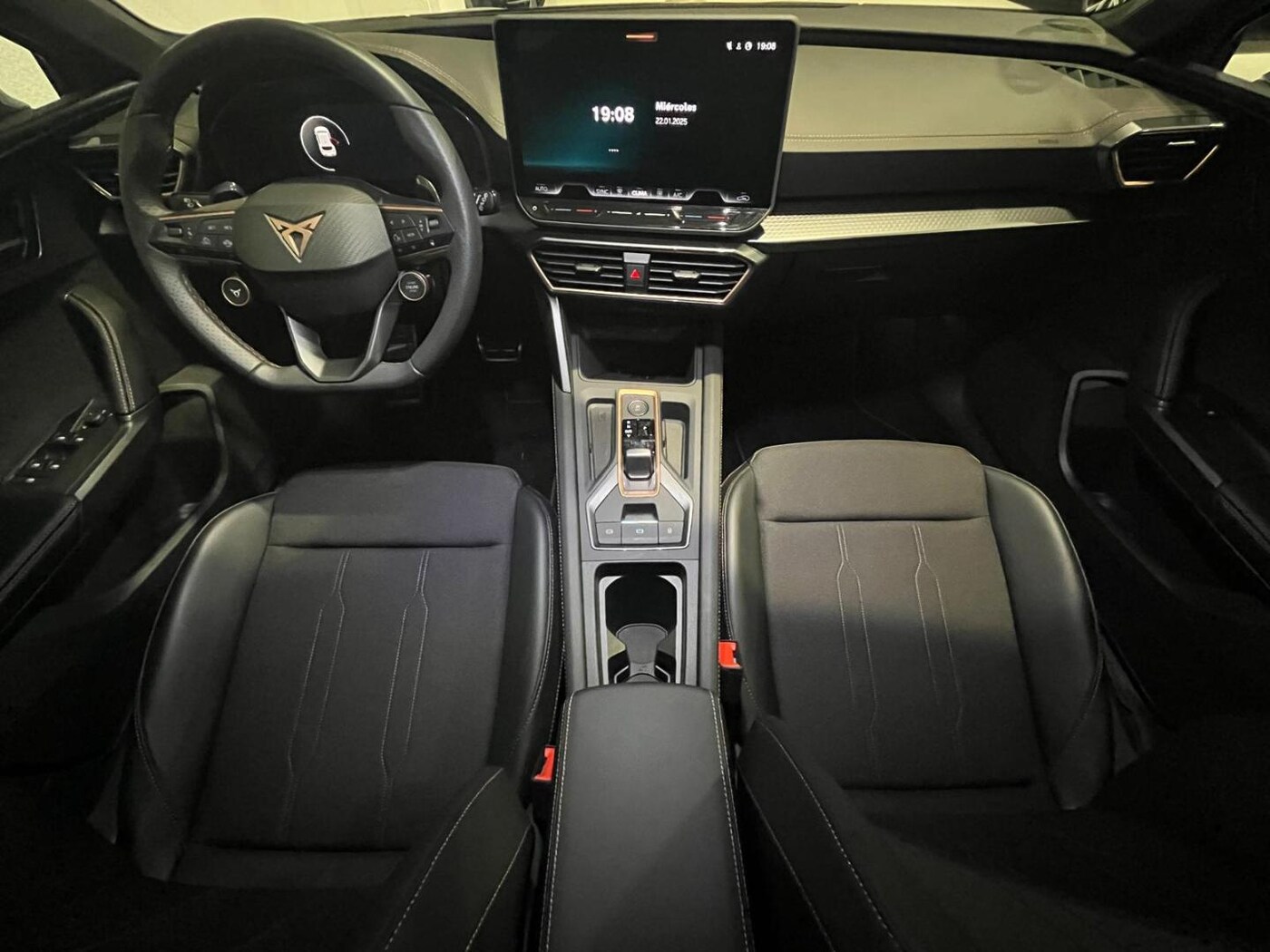 CUPRA Leon León 1.5 eTSI DSG 110 kW (150 CV) — photo 4