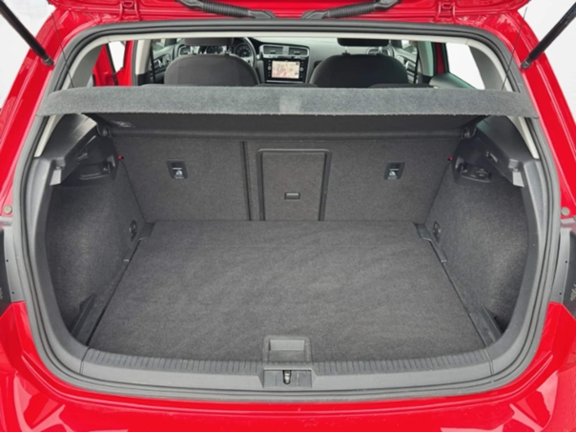 Volkswagen Golf SOUND
