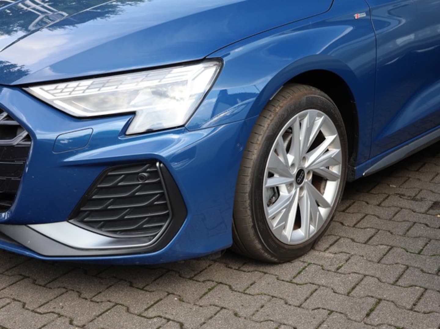 Bild über Audi A3 Sportback S line 35 TFSI S tronic - für weitere Informationen kontaktieren Sie den Audi Partner