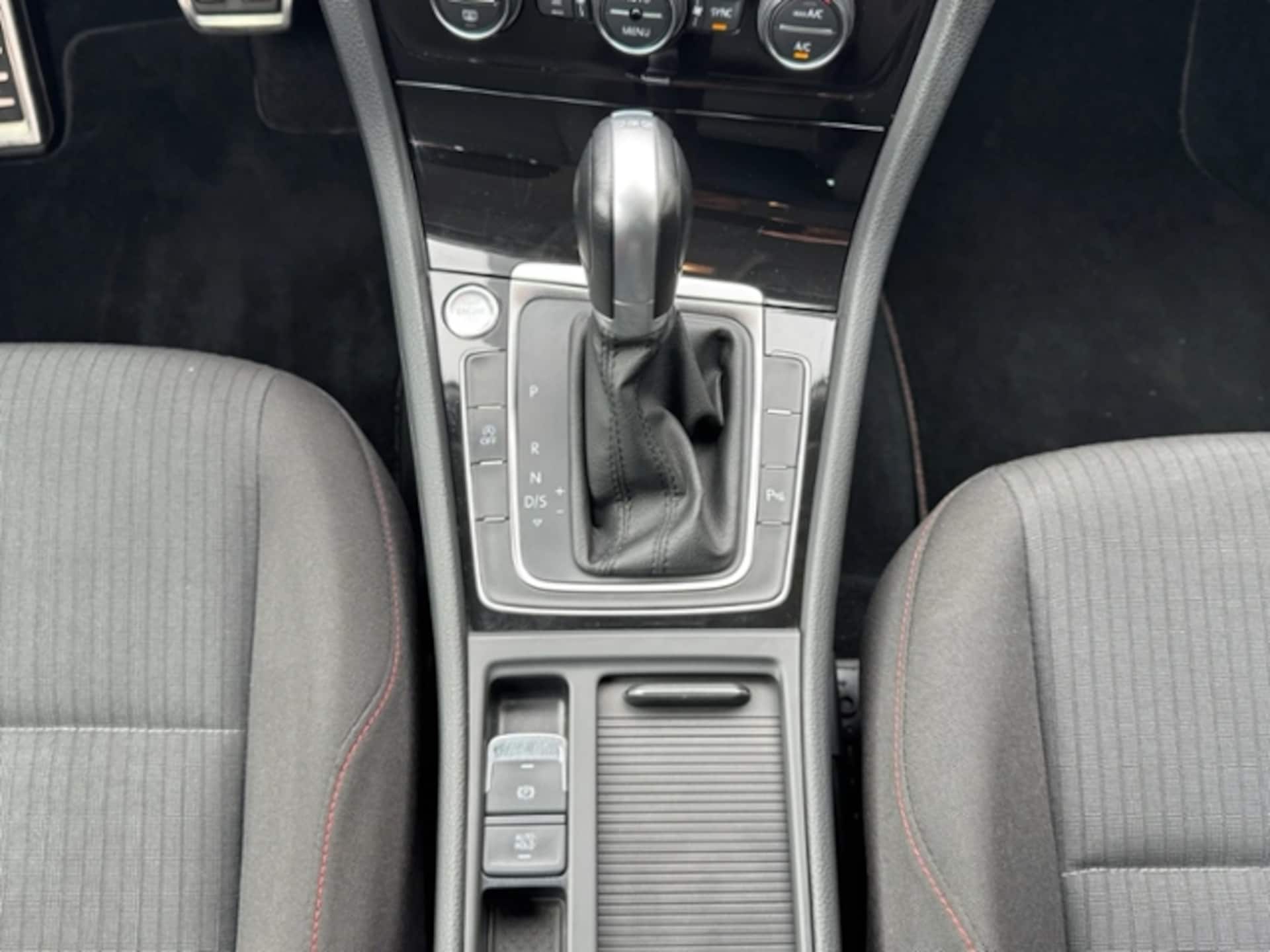 Volkswagen Golf SOUND