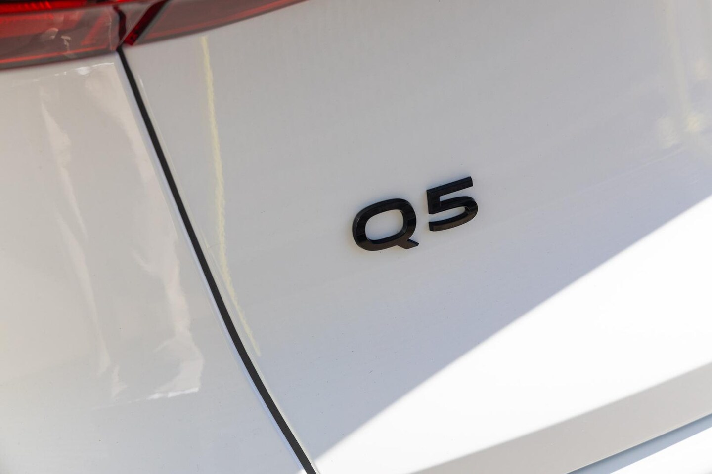 Image about Audi Q5 SUV e-hybrid quattro S tronic
