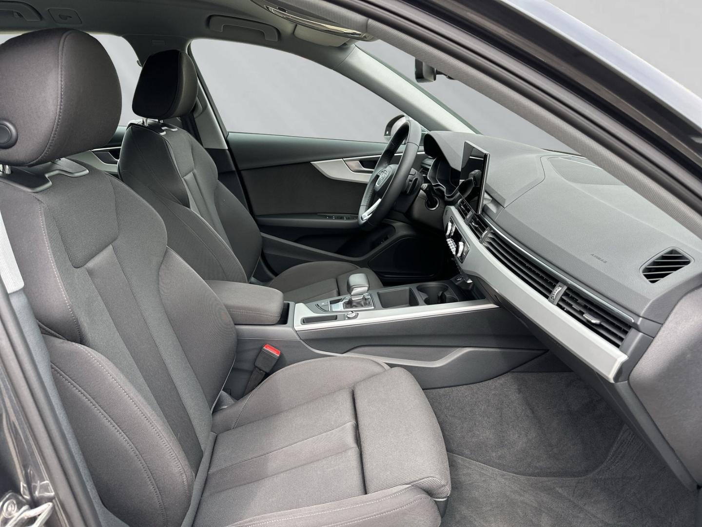 Image about Audi A4 Avant S line 40 TFSI S tronic