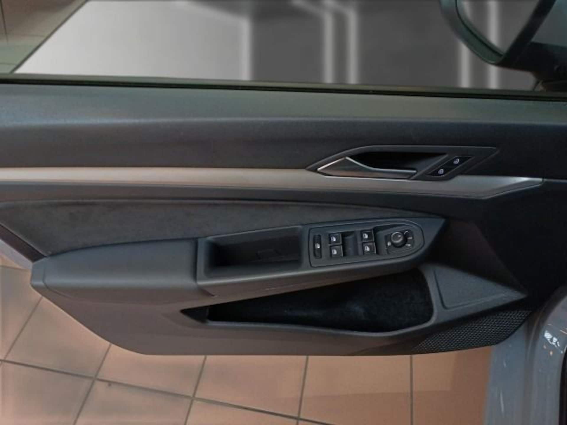 Volkswagen Golf Variant Life