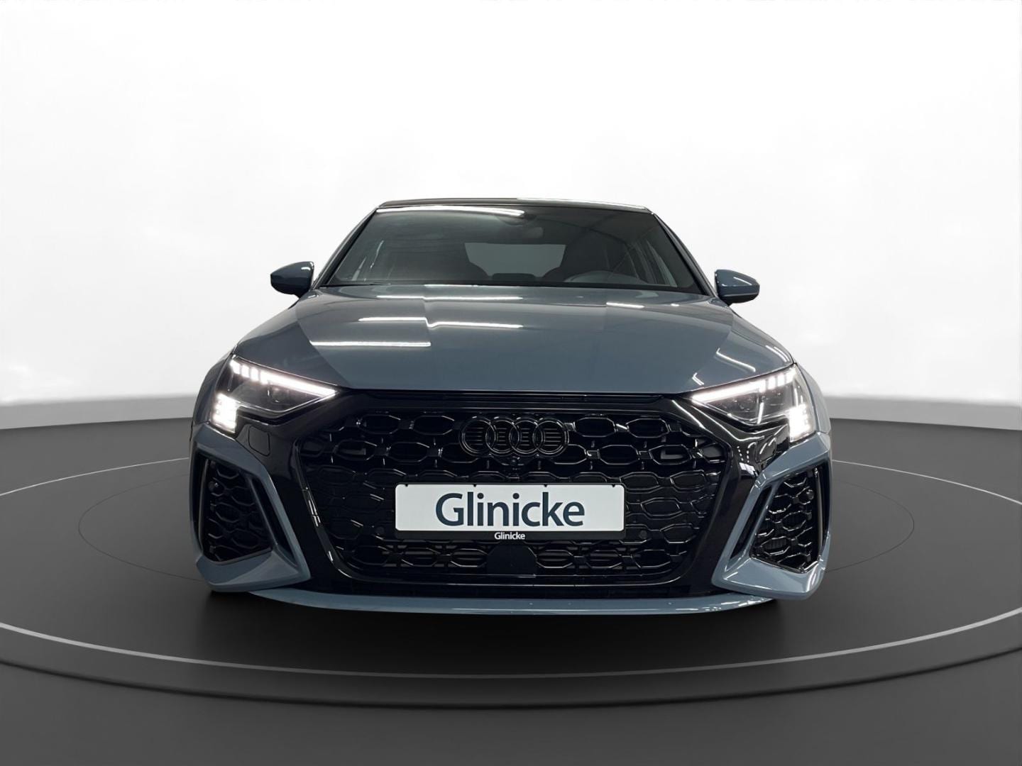 Bild über Audi RS 3 Limousine TFSI quattro S tronic - für weitere Informationen kontaktieren Sie den Audi Partner