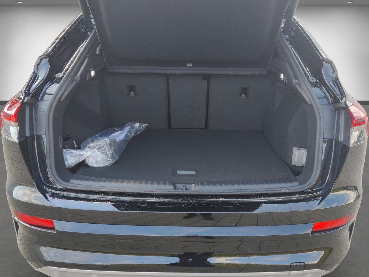 Bild über Audi Q4 Sportback e-tron e-tron performance 210 kW - für weitere Informationen kontaktieren Sie den Audi Partner