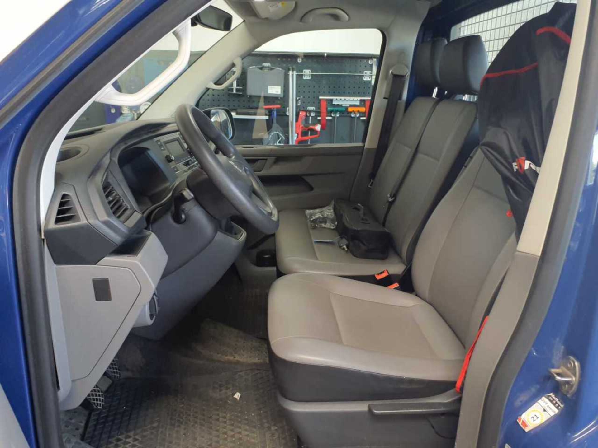 Volkswagen T6.1 Transporter Pritschenwagen Einzelkabine