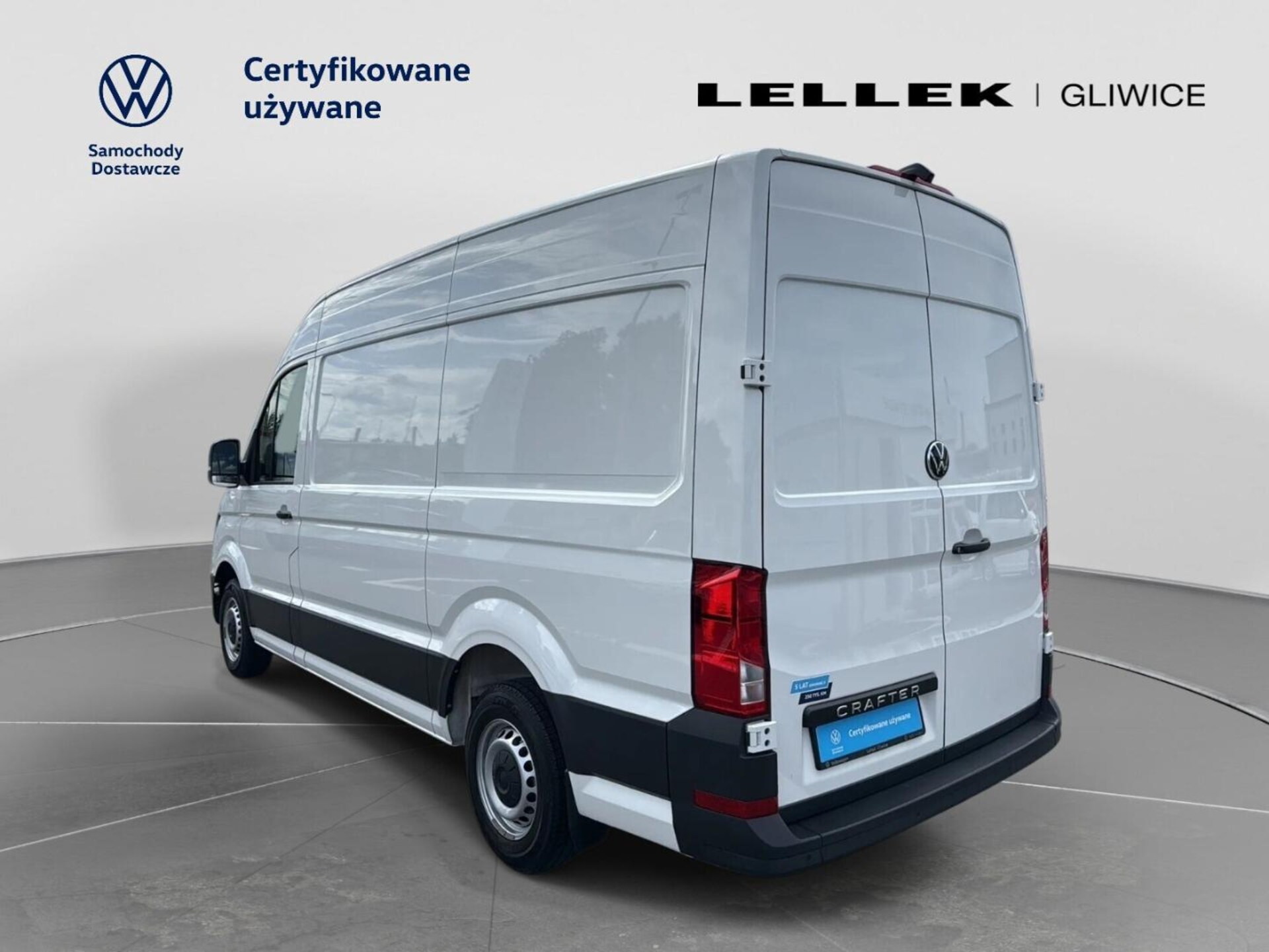 Volkswagen Crafter Furgon średni rozstaw osi