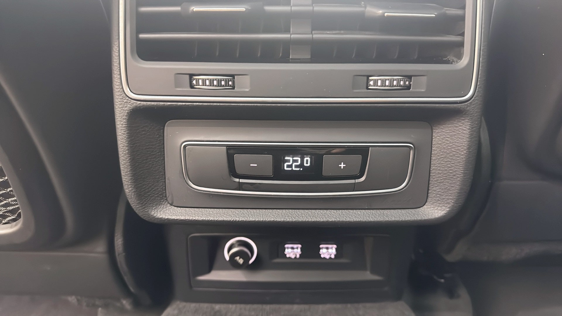 Bild som visar Audi Q7 TFSI e Q7 60 TFSI e quattro S line 456 hk tiptronic - för mer information kontakta din Audi Partner