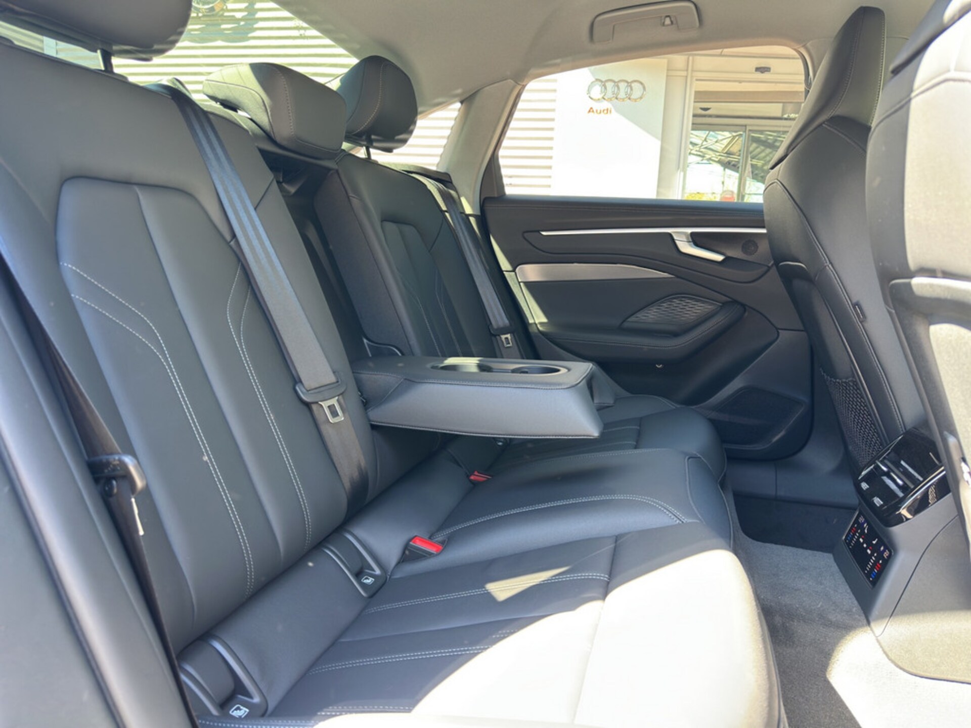 Audi A6 Limousine