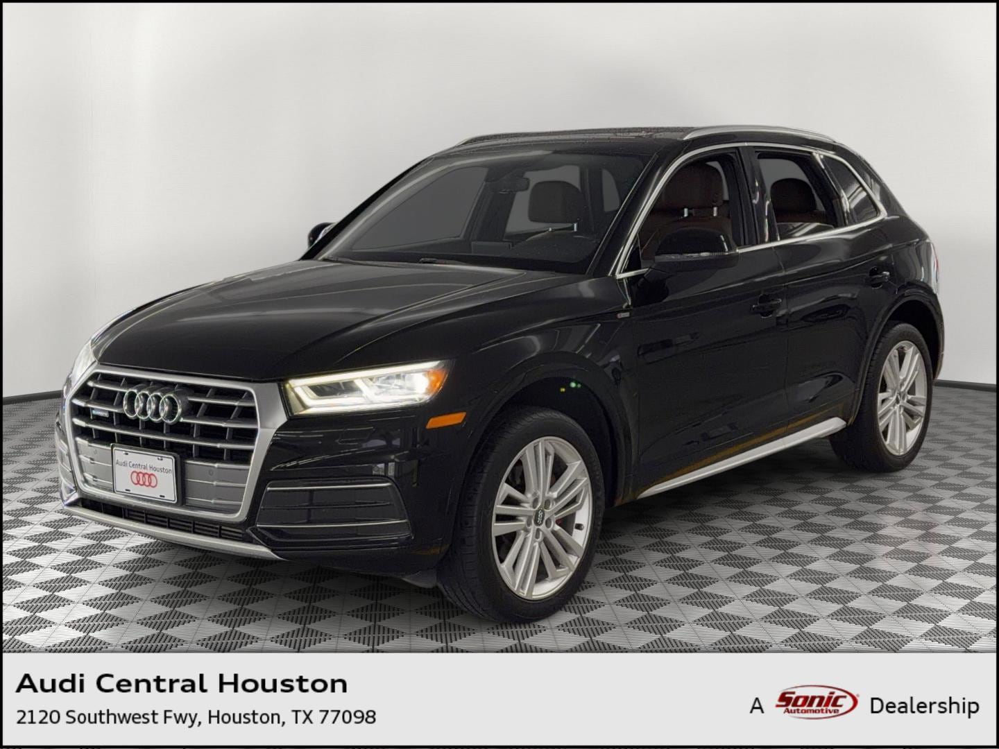 2020 Audi Q5 45 quattro S tronic Premium Plus's photo