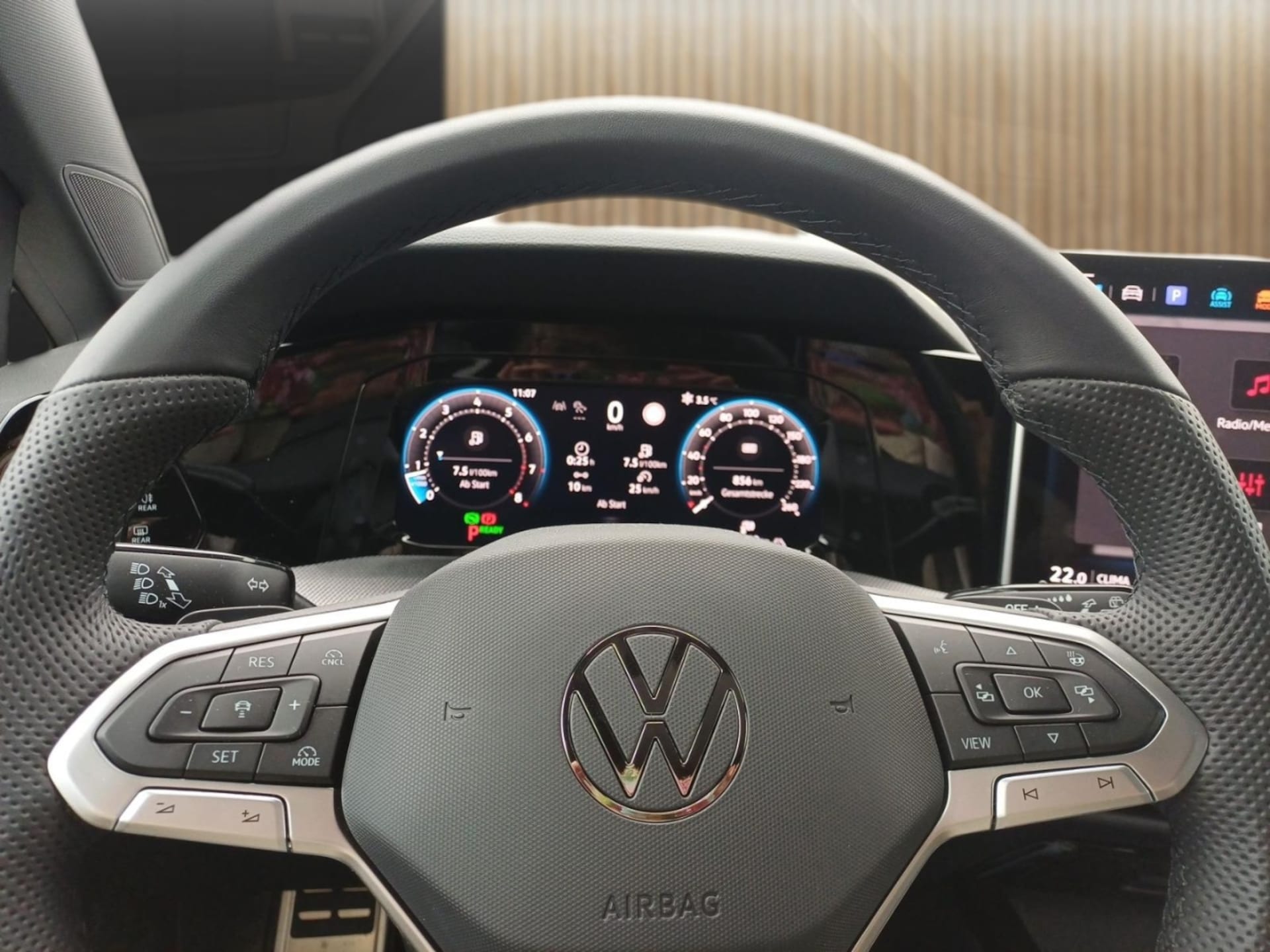 Volkswagen Golf R-Line
