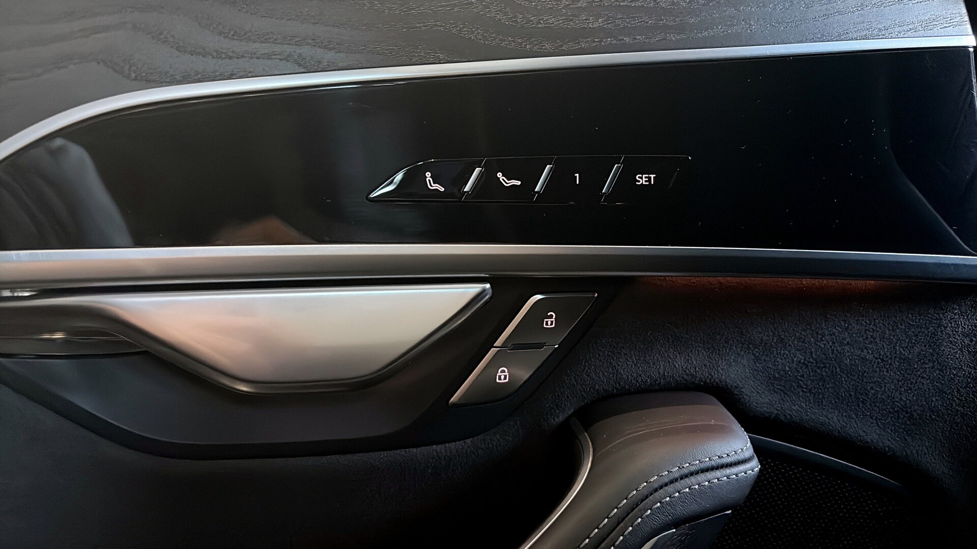 Bild som visar&nbsp;Audi A8&nbsp;A8 50 TDI quattro 286 hk tiptronic - för mer information kontakta din Audi Partner