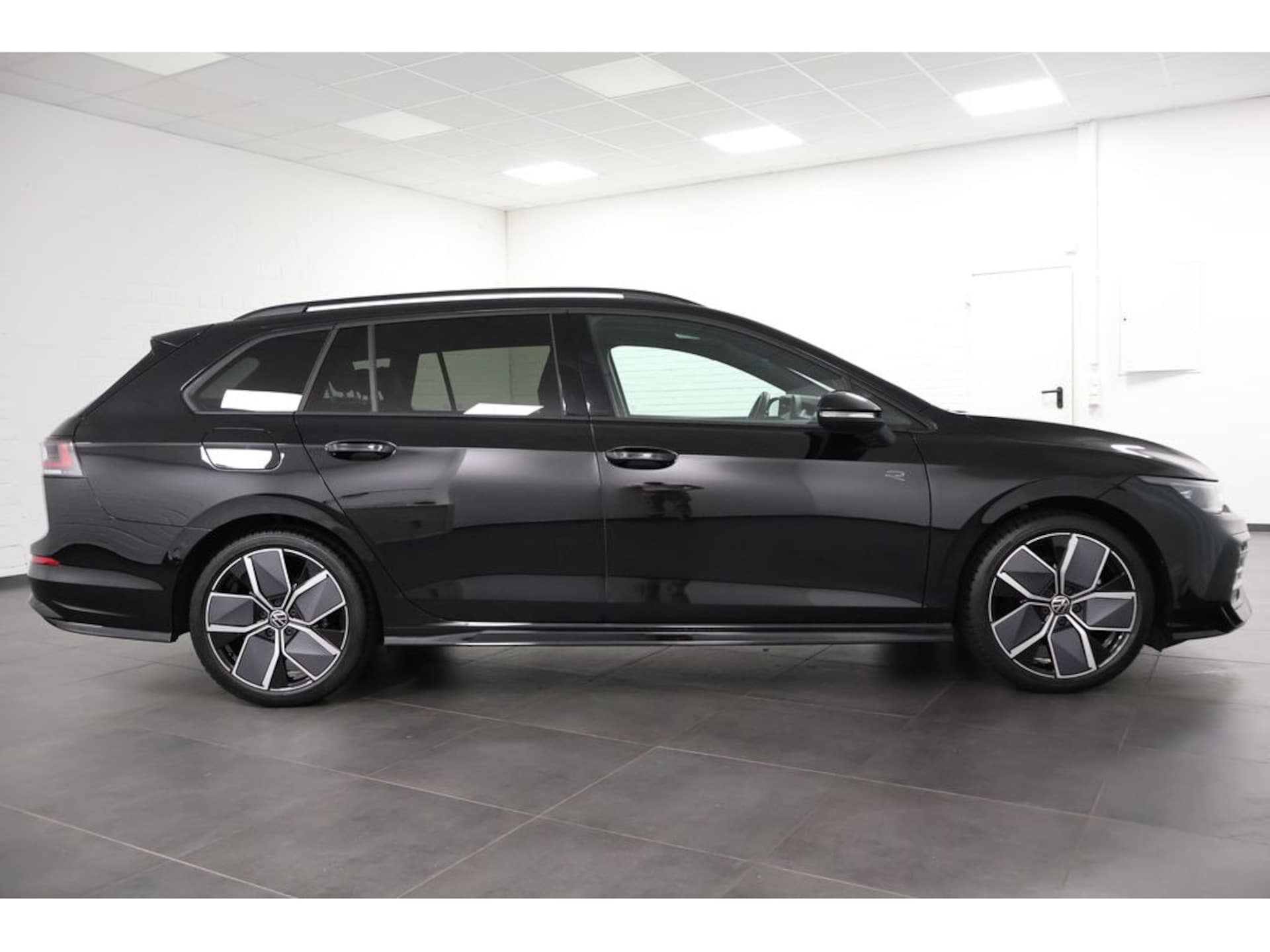 Volkswagen Golf Variant R-Line