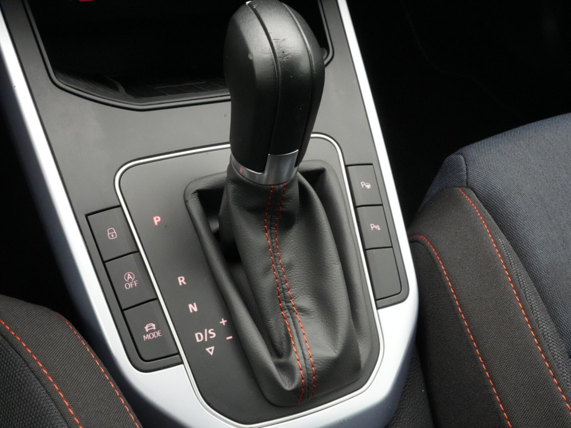 SEAT Arona FR