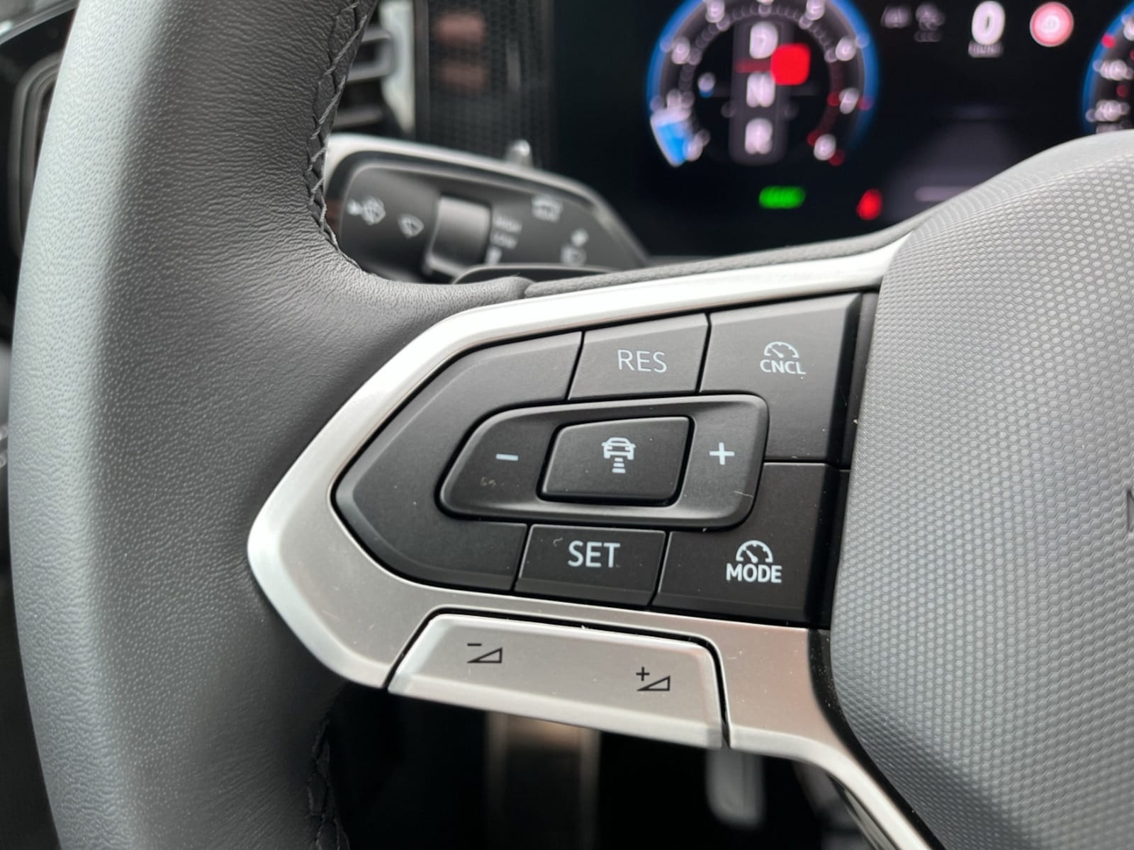 Volkswagen Tiguan – Bild 12