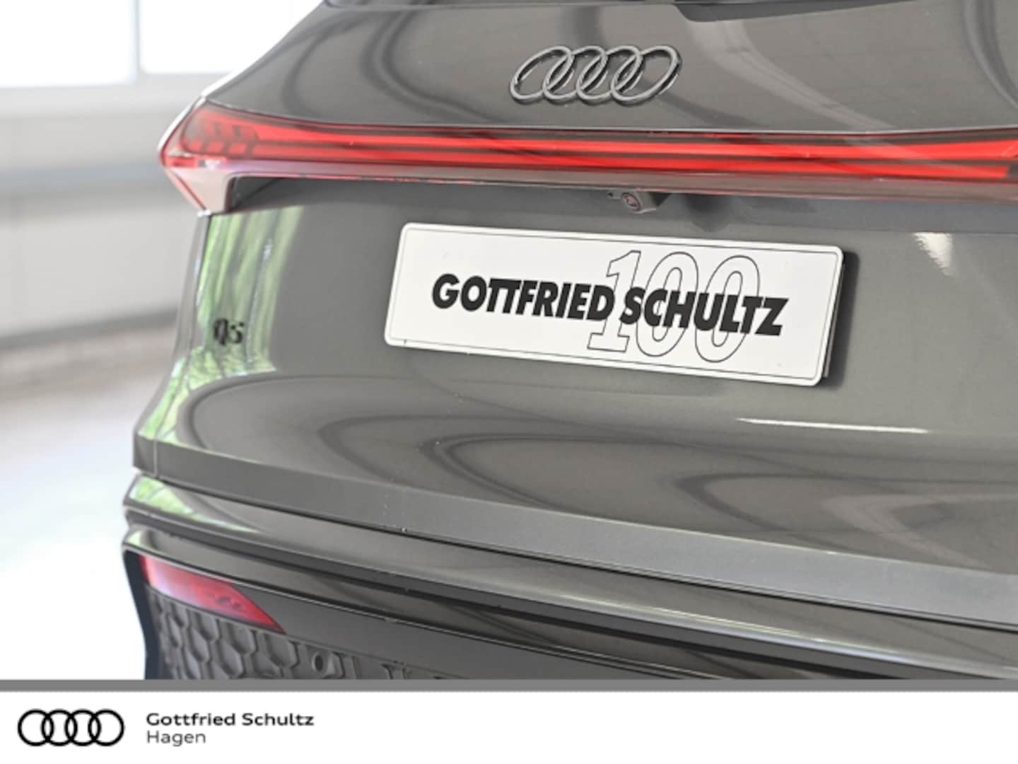 Bild über Audi Q5 SUV TDI quattro 220 kW S tronic - für weitere Informationen kontaktieren Sie den Audi Partner