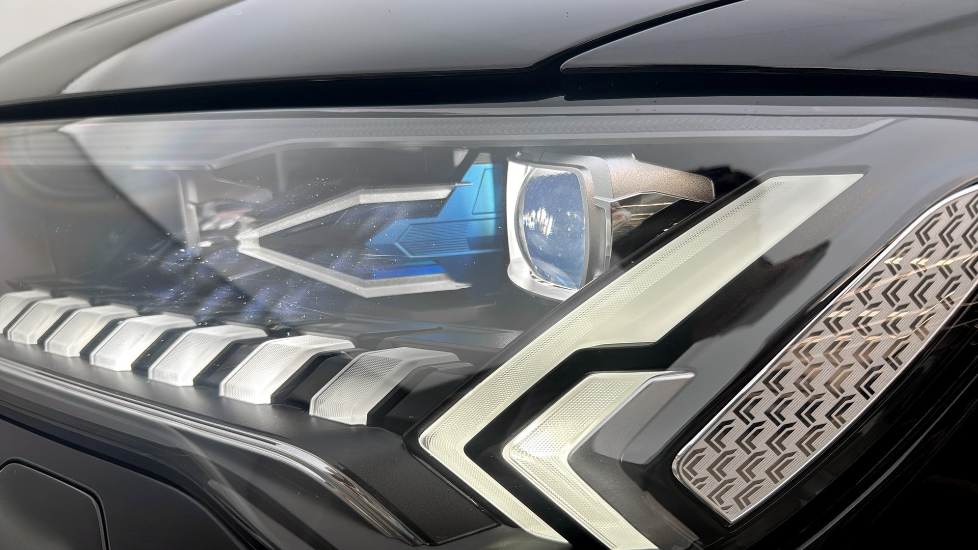 Bild som visar Audi Q7 TFSI e Q7 60 TFSI e quattro S line 456 hk tiptronic - för mer information kontakta din Audi Partner