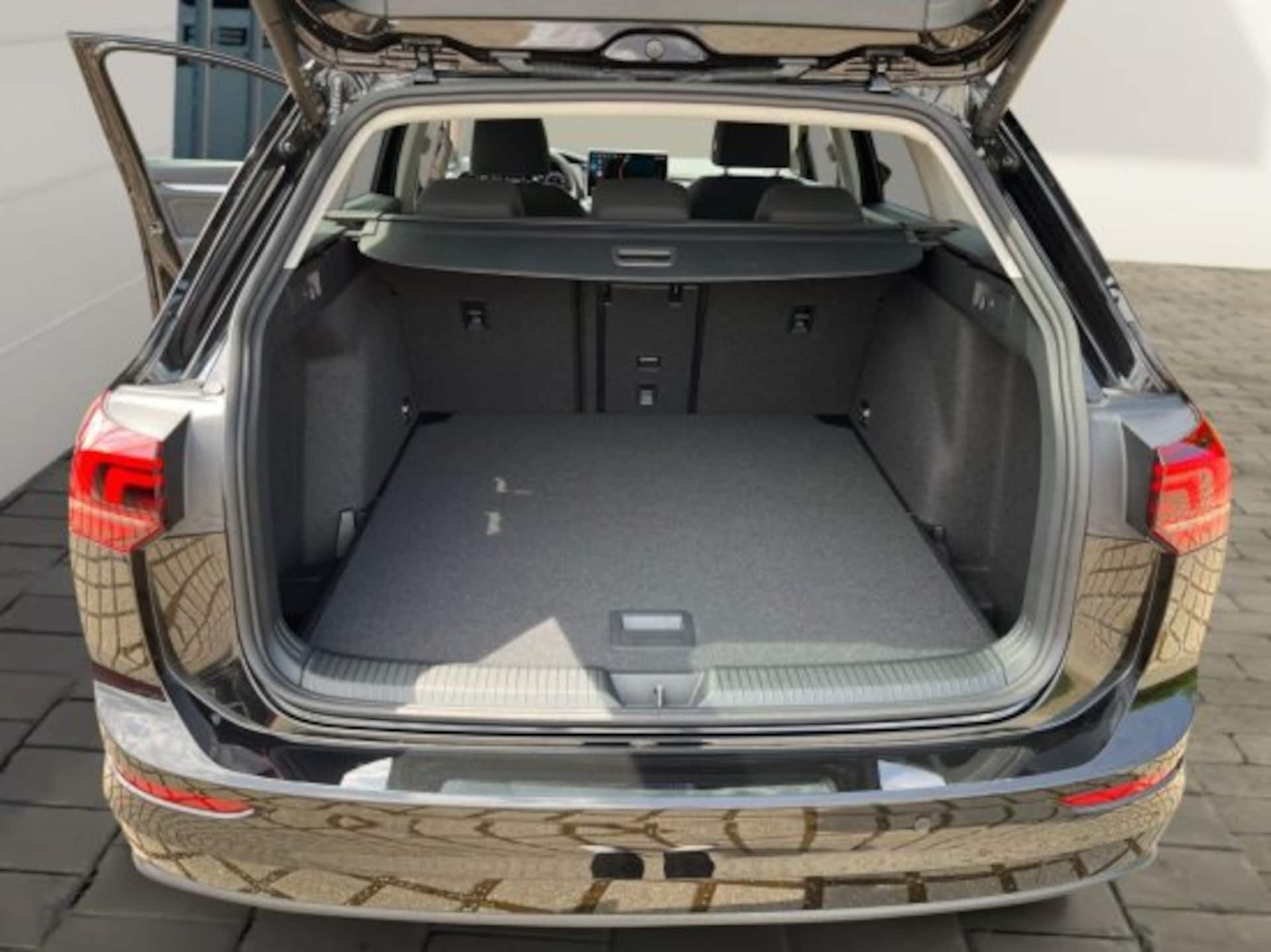 Volkswagen Golf Variant Life