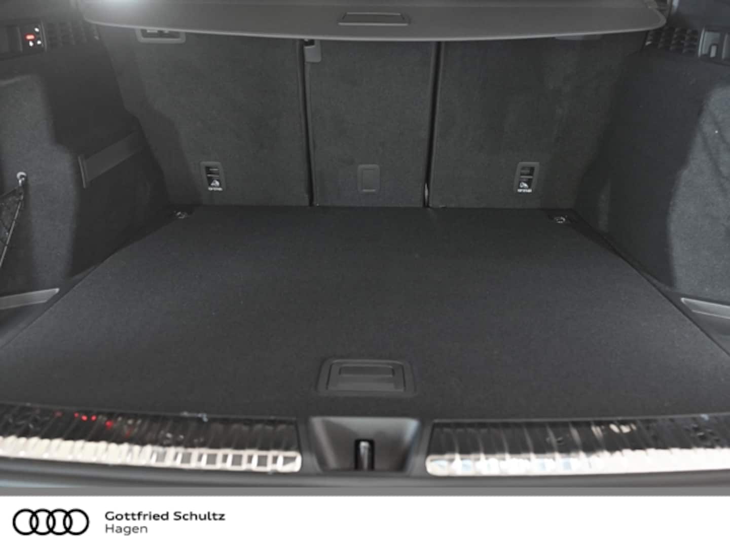 Bild über Audi Q5 SUV TDI quattro 220 kW S tronic - für weitere Informationen kontaktieren Sie den Audi Partner