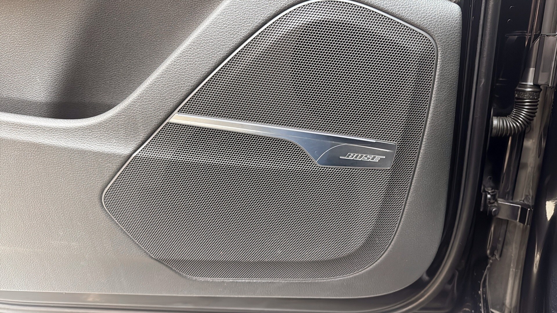 Bild som visar&nbsp;Audi Q7 TFSI e&nbsp;Q7 60 TFSI e quattro S line 456 hk tiptronic - för mer information kontakta din Audi Partner