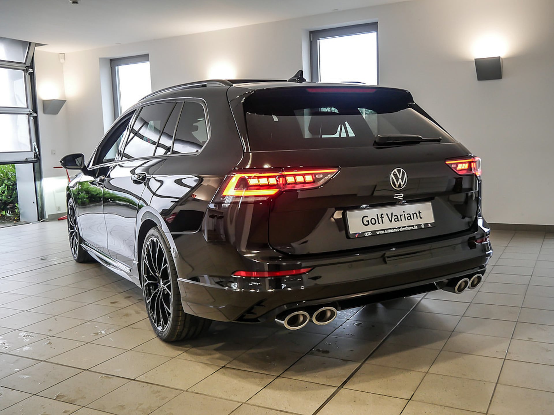Volkswagen Golf Variant R