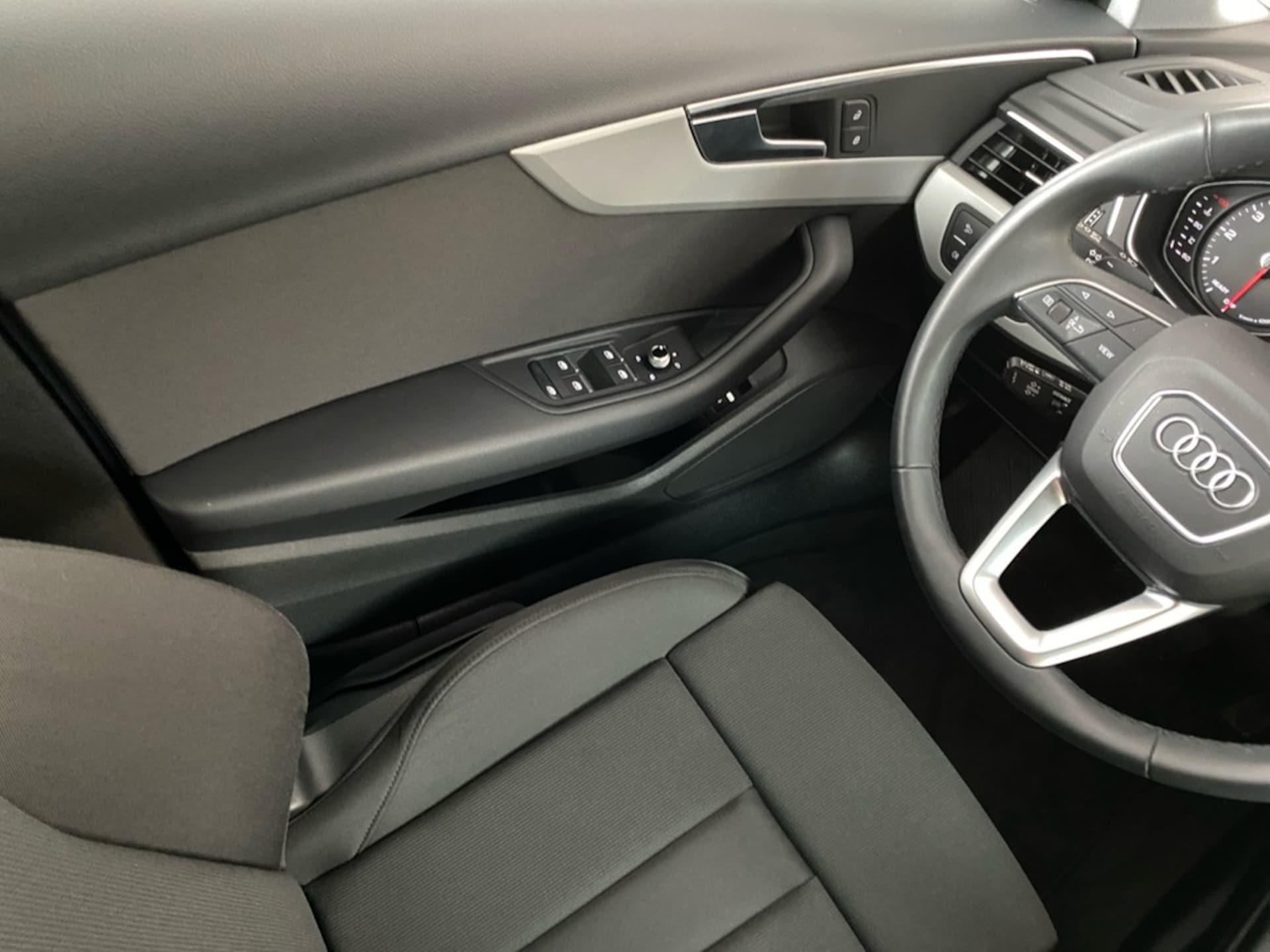 Audi A4 Avant S line