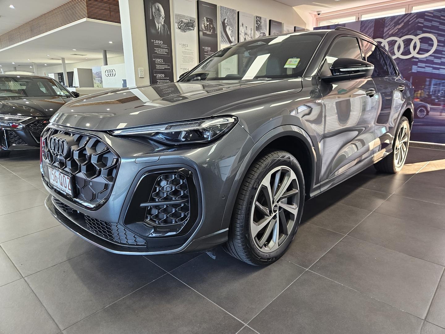 Image about Audi Q5 SUV TDI quattro 150 kW sport