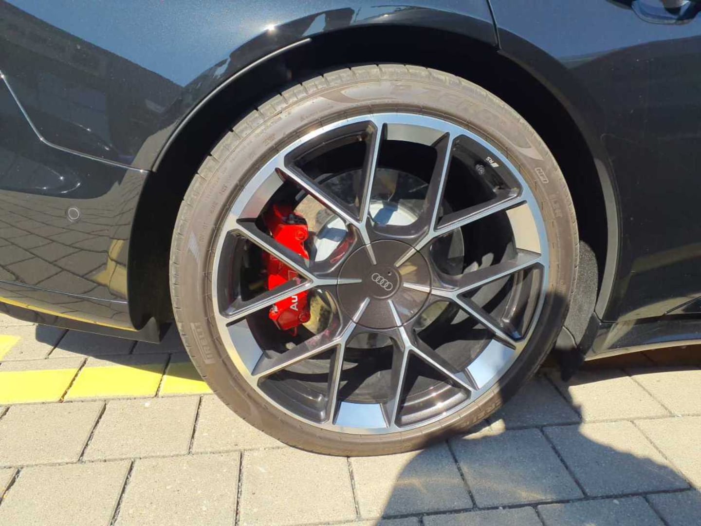 Bild über Audi RS e-tron GT e-tron quattro - für weitere Informationen kontaktieren Sie den Audi Partner