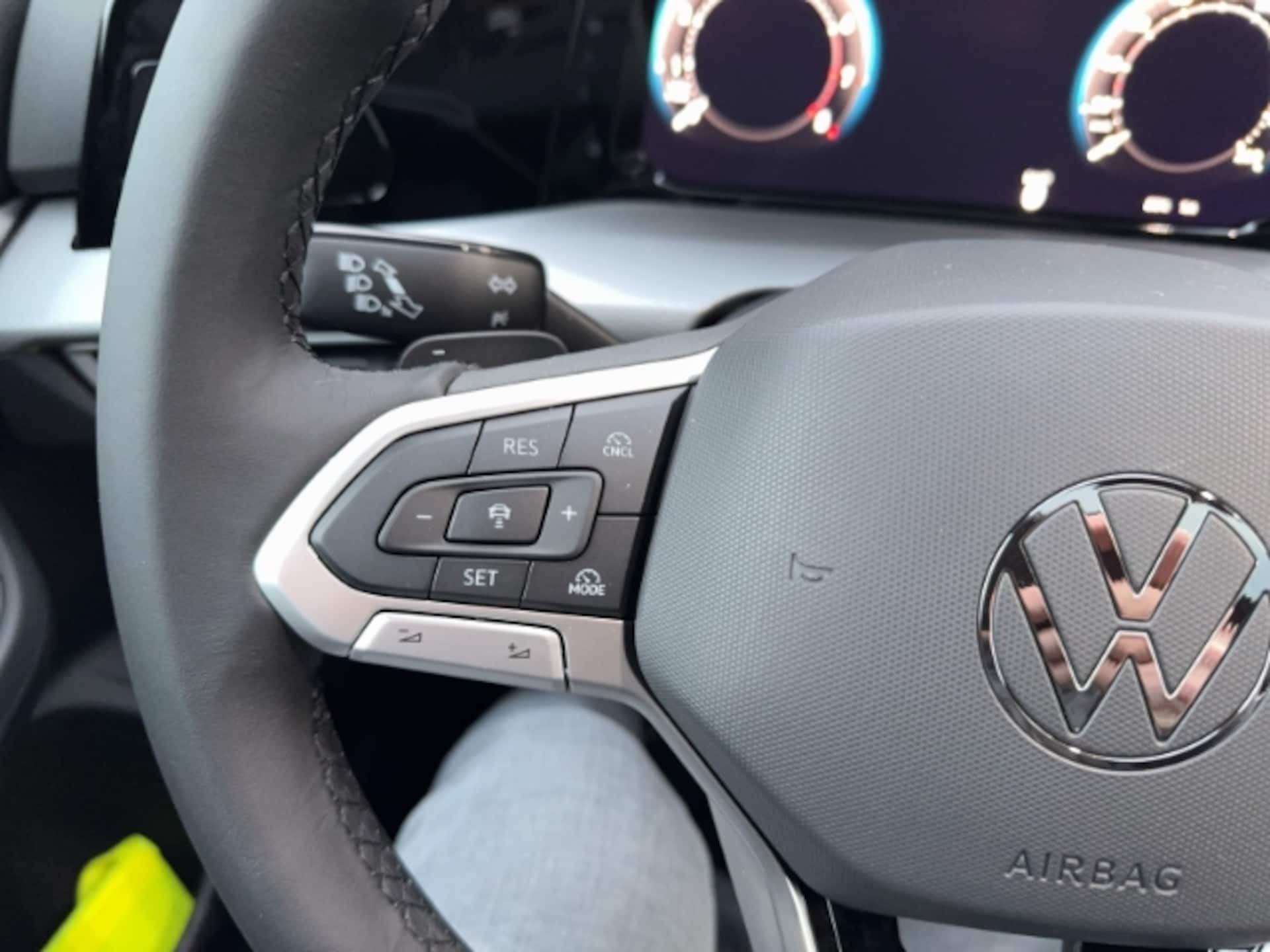 Volkswagen Golf Style