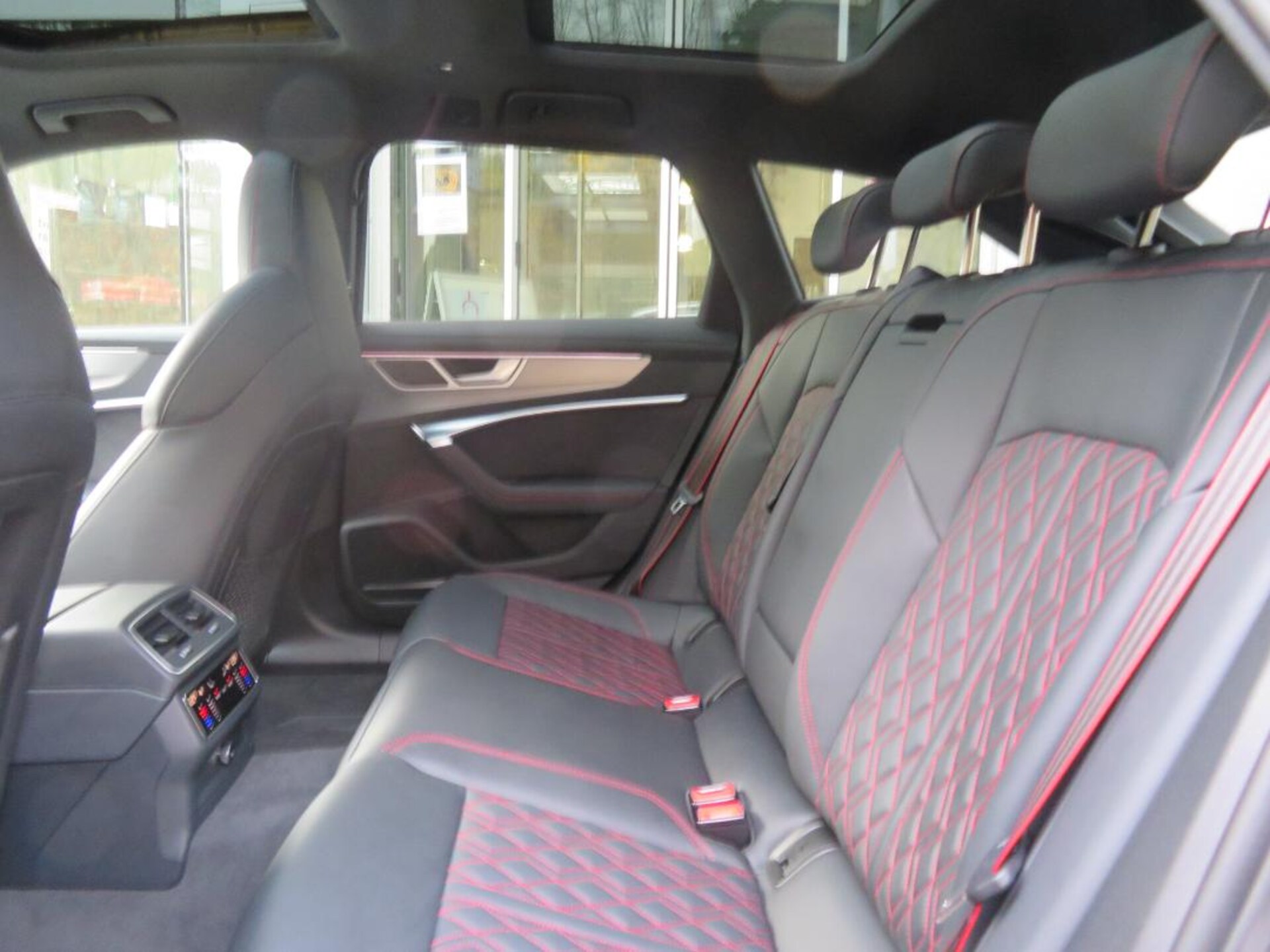 Audi S6 Avant