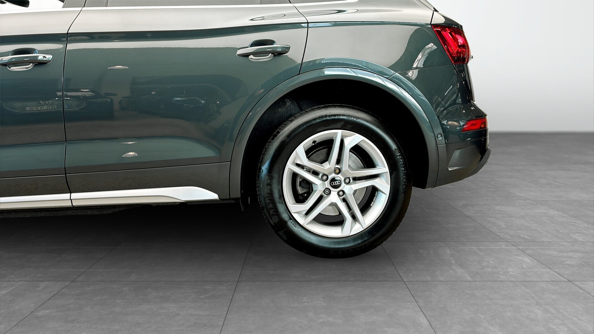Bild som visar&nbsp;Audi Q5&nbsp;Q5 40 TDI quattro Proline advanced 204 hk S tronic - för mer information kontakta din Audi Partner
