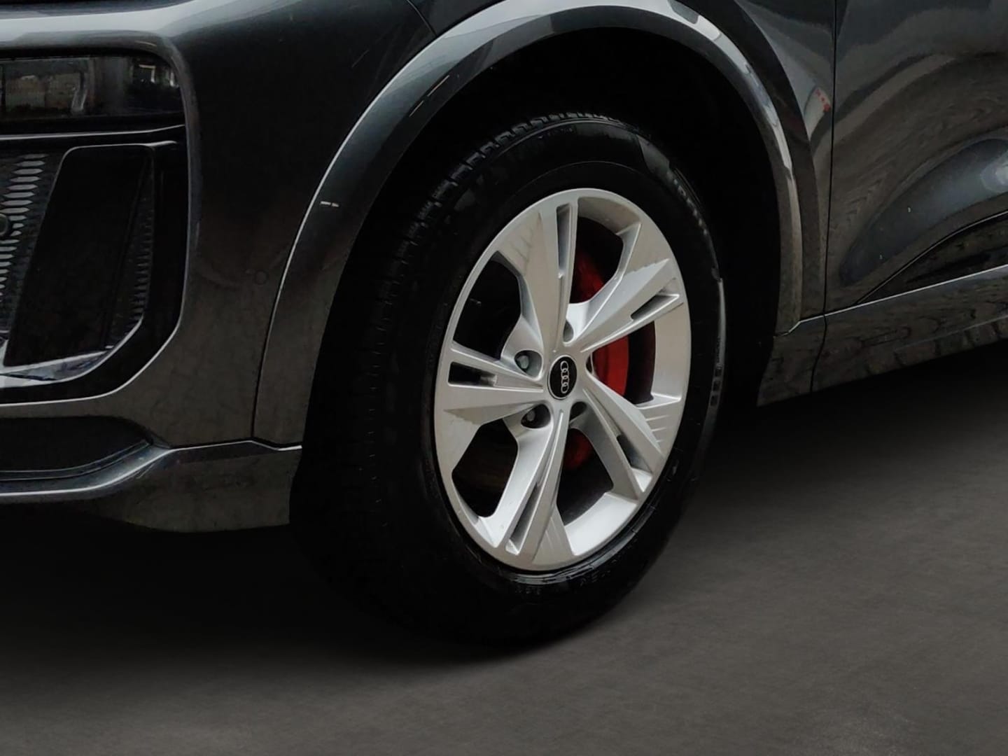 Bild über Audi Q6 SUV e-tron S line business e-tron quattro 315 kW - für weitere Informationen kontaktieren Sie den Audi Partner